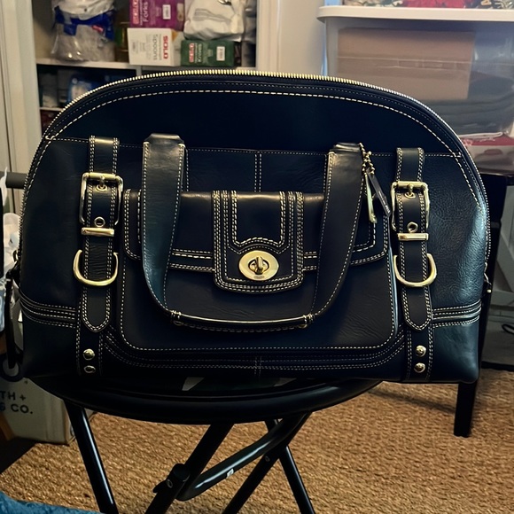 Coach tote bag. NO. 11085 Green with gold closures. Brand new, never used - Picture 1 of 8